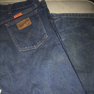 Men’s fire resistant blue jeans